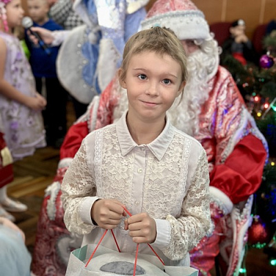100 детей из Черепановского района получили свои новогодние подарки