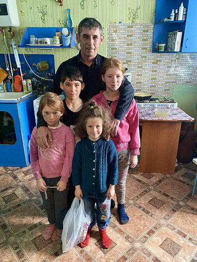 Помощь многодетному отцу-одиночке